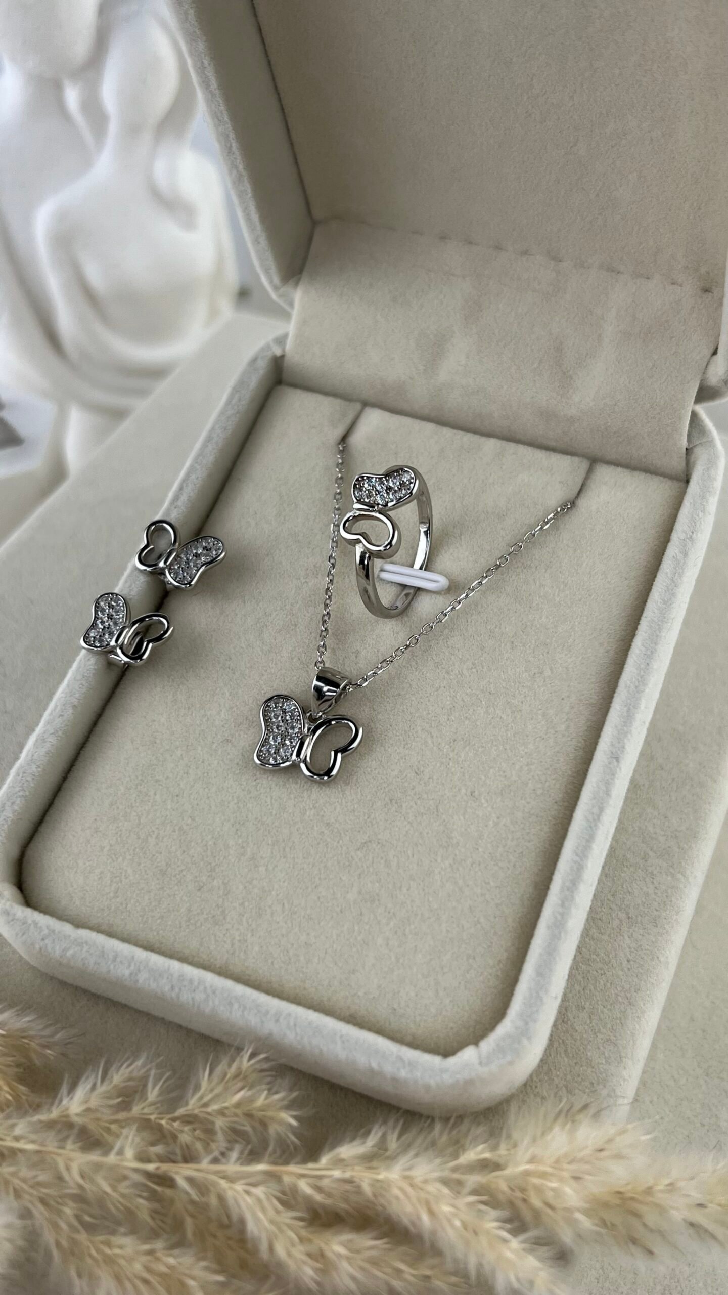 Ensemble Butterfly – Image 2